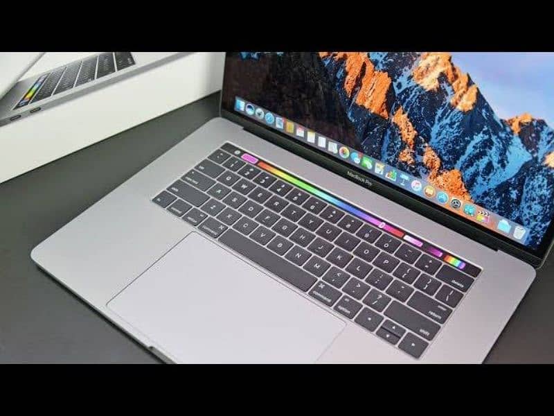 Apple MacBook Pro 2017, Led 15', Core i7 3,1 GHz, Ram 16, Ssd 512 1