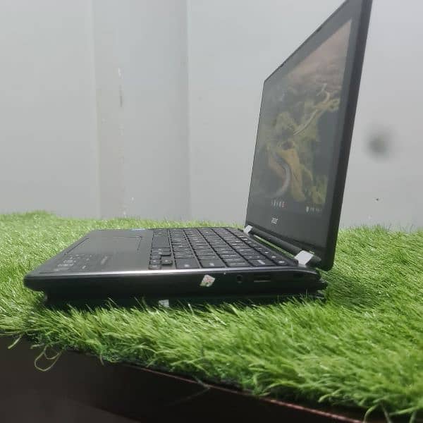 laptop touch screen and rotated 360° 3