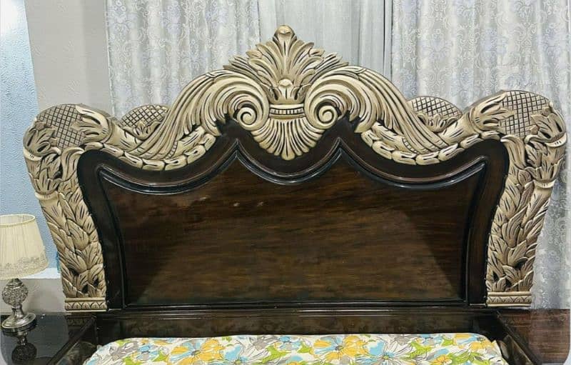 Royal style wooden bed set includes bed, side table, dressing table. 0