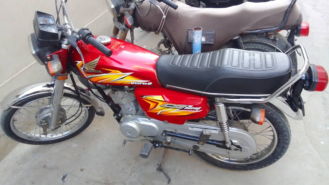 Honda 125 2021 in mint condition 11