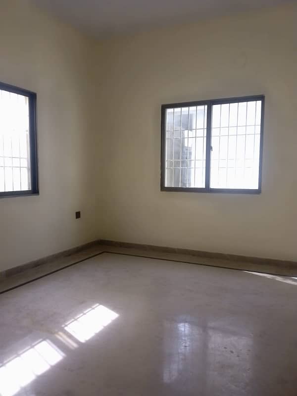COMMERCIAL OFFICE FOR RENT 4