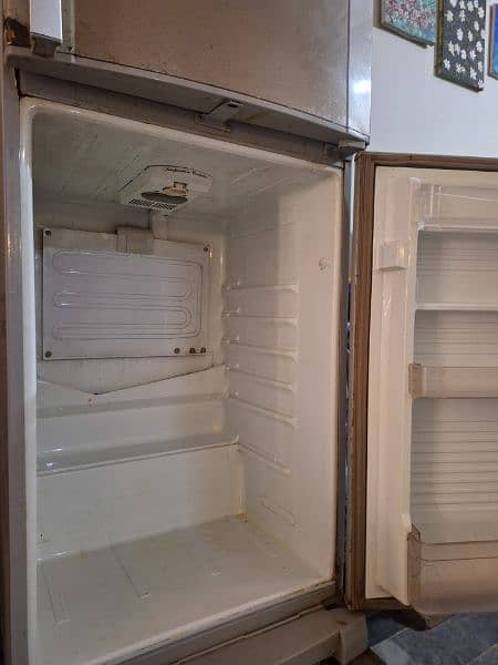 Dawlance refrigerator  for sale 9