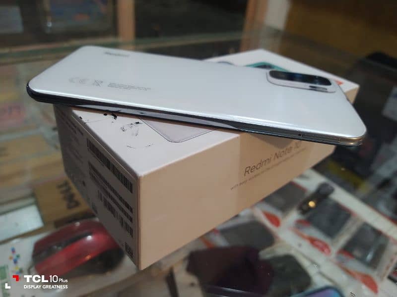 redmi note 10 with full box charger 10 by 10 condition 3