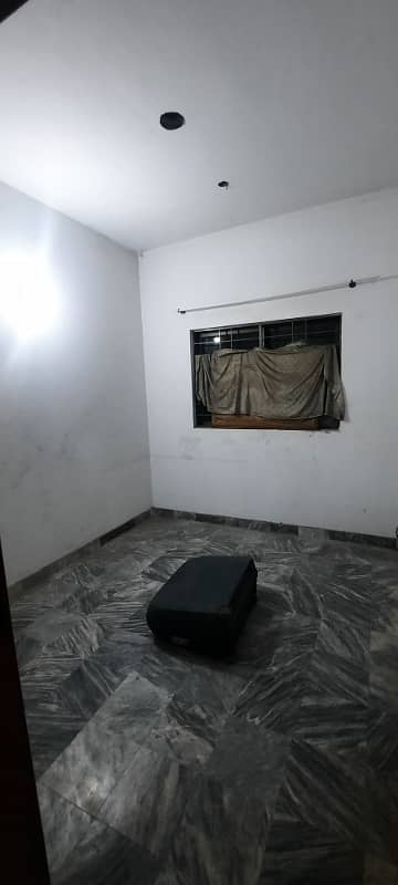 1 KANAL UPPER PORTION FOR RENT IN PUNJAB SOCIETY PHASE TOW COLLEGE ROAD LAHORE 4