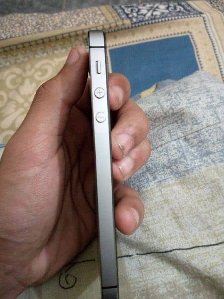 Iphone 5 S,Non PTA,Neat Condition 32 Gb 3