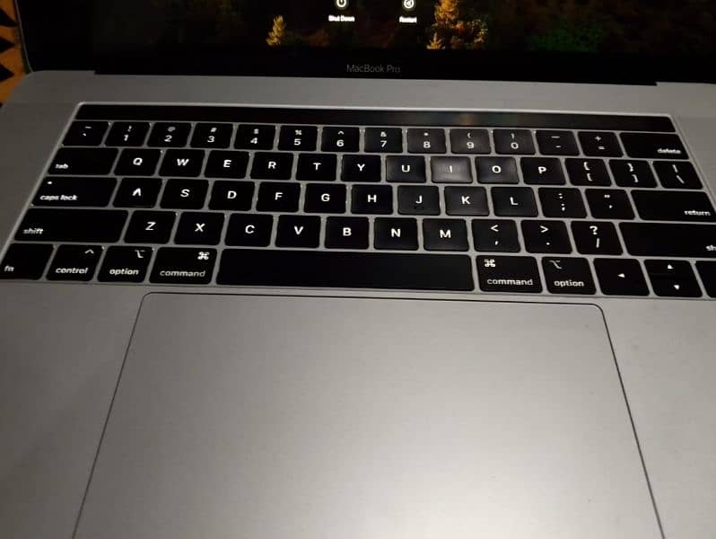 Macbook Pro 2019 16/256 2