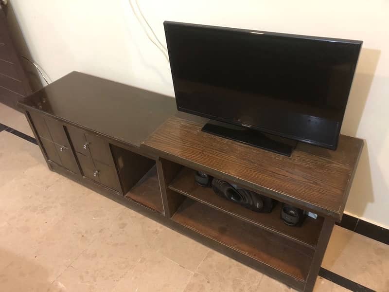 Complete Bedroom Set in Good Condition 11