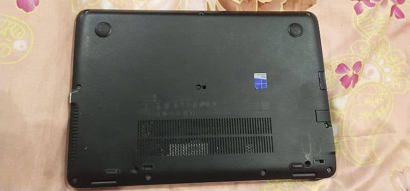 HP laptop Elitebook G3 840 9