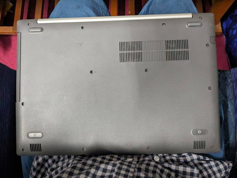 Lenovo IdeaPad 330 Core i5 8th Gen 4