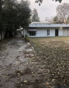 2133 Square Yard Demolish Able House Available For Sale In G-6/3 0