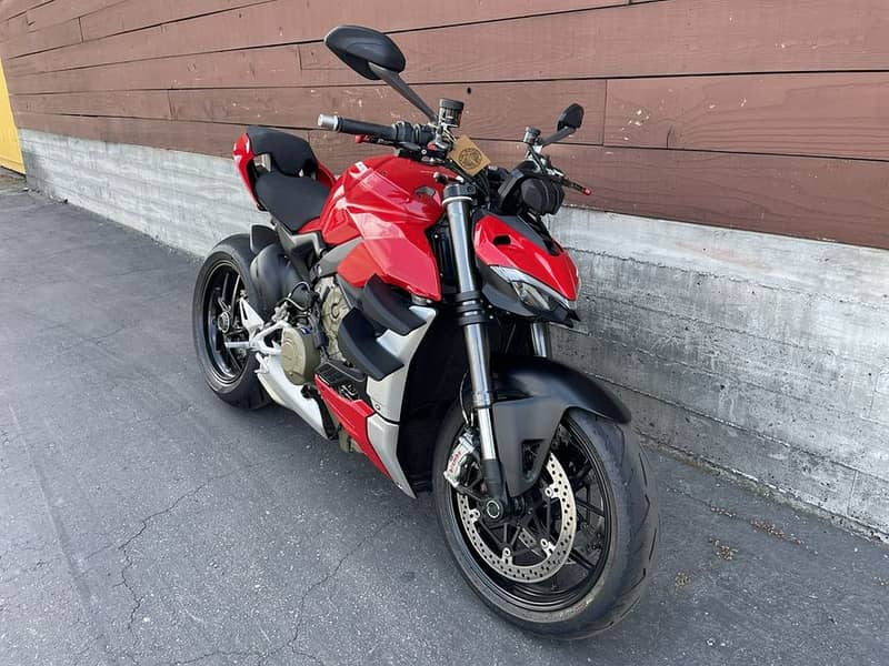 2021 Ducati Streetfighter V4 Ducati Red 1