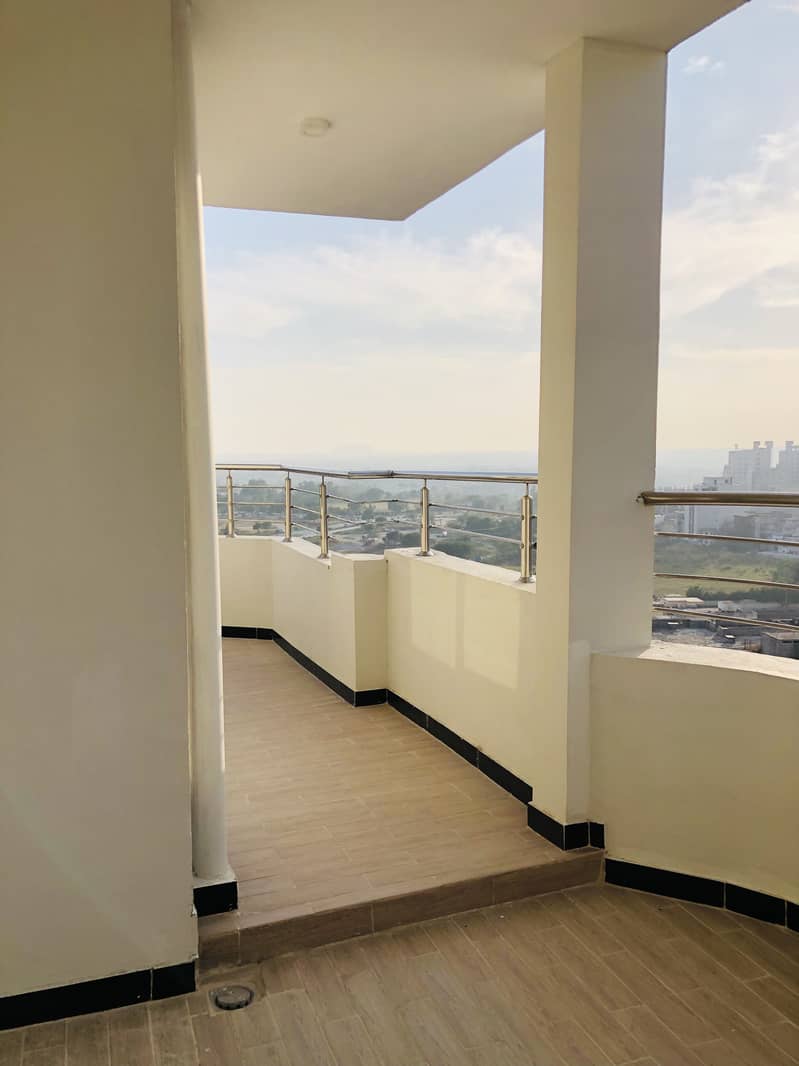 Lavish 4 Bedroom Penthouse Available For Sale In Capital Residencia E-11 10