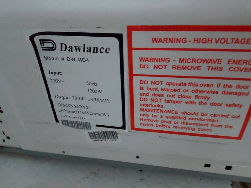 Dawlance microwave oven 1 day warrenty good condition md4 model 9