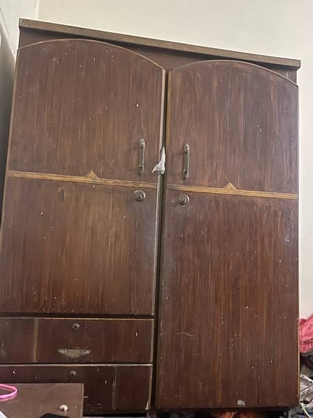 i am selling 2 cupboards 1