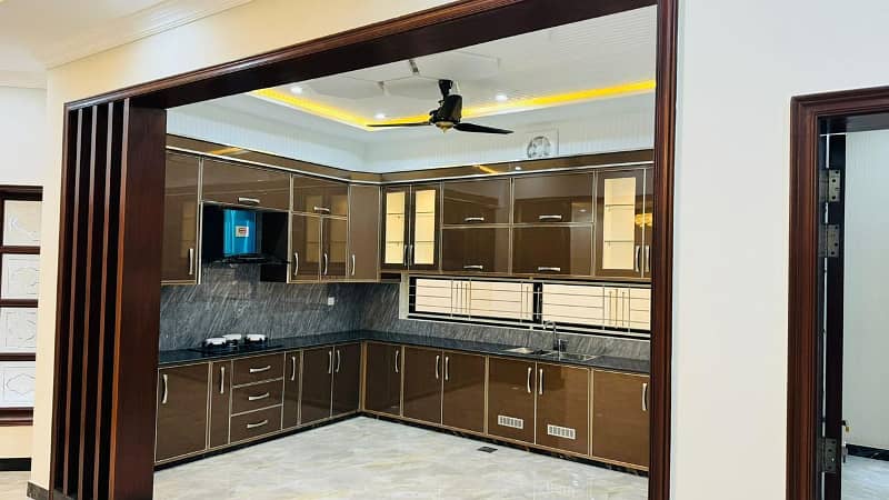 10 Mala Most Beautiful House For Sale In Jeewan City Sahiwal 10