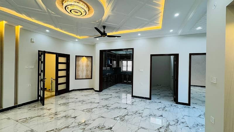 10 Mala Most Beautiful House For Sale In Jeewan City Sahiwal 14