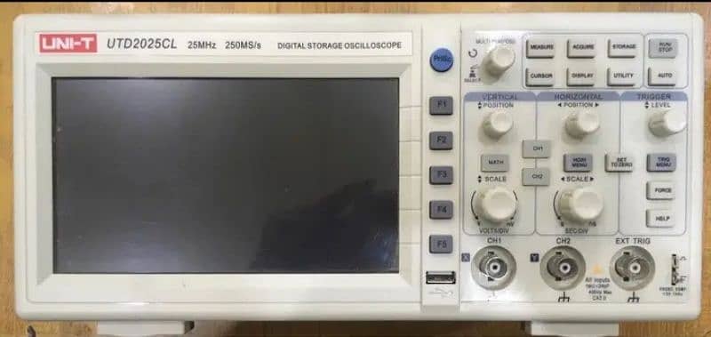 UNI-T UTD2025CL Oscilloscope 4