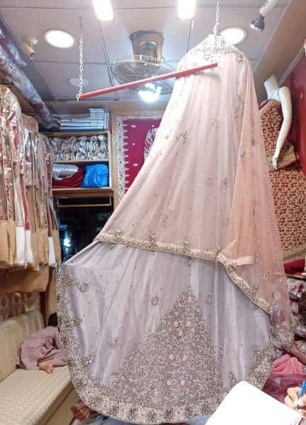 Bridal tail maxi for sale with free jewellery. . . 10/10 condition 2