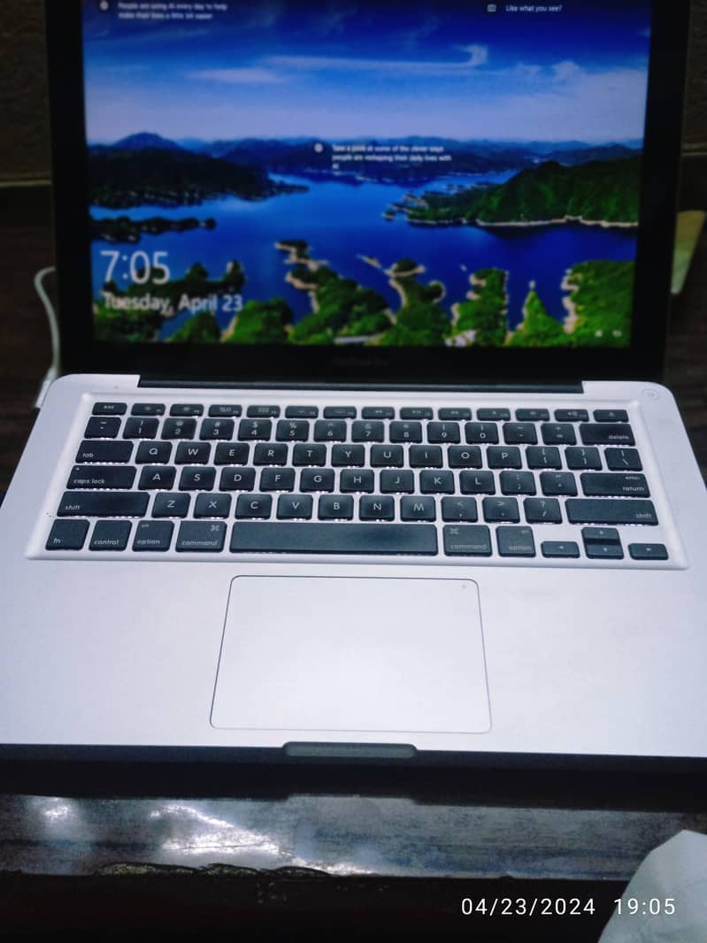 MacBook pro9,2 core i5 1