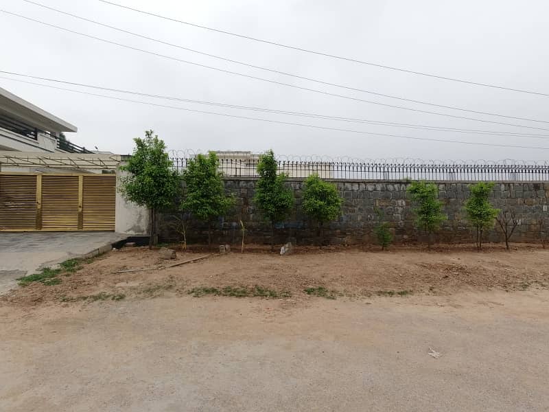 On Excellent Location 95 Marla House In Kashmir Garden Agro Farming Scheme Is Available For Sale 2