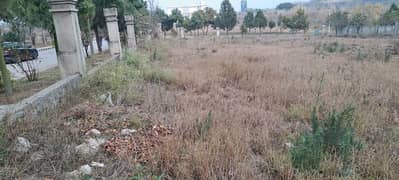 Exclusive Opportunity Alert! 4 Kanal + Extra Land (Paid) Develop & Possession Corner Residential Farm House Plot Main Margalla Hill Facing Plot For Sale In Gulberg Greens, Block B!