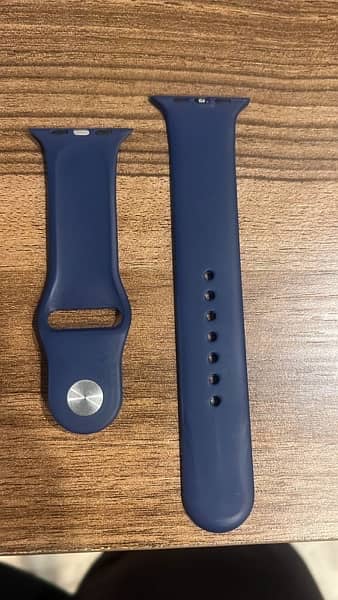 Apple watch series 4 in stainless steel gold 2