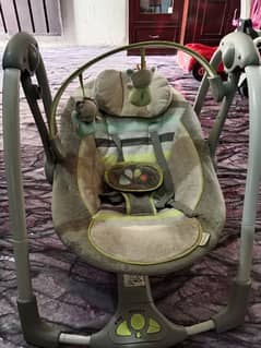 Baby electric swing cradle, condition 8/10