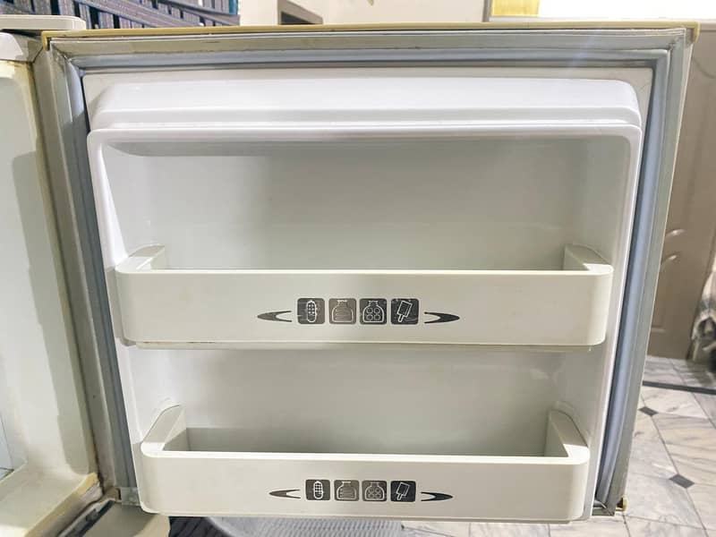 Dawlance Refrigerator 9144 For Sale (In a Very Good Condition) 6