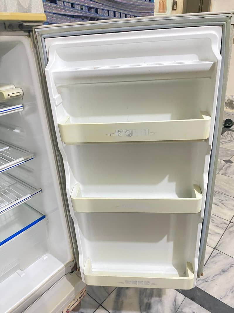 Dawlance Refrigerator 9144 For Sale (In a Very Good Condition) 9