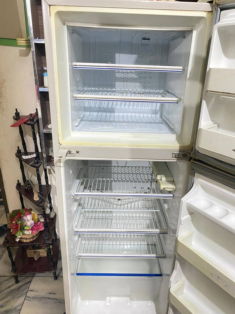 Dawlance Refrigerator 9144 For Sale (In a Very Good Condition) 11