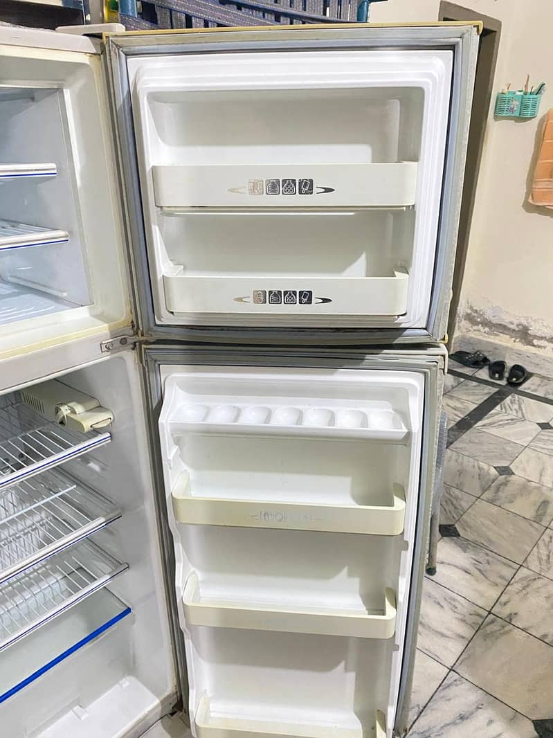 Dawlance Refrigerator 9144 For Sale (In a Very Good Condition) 12