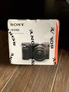 SONY A6100 KIT LENS (10/10 CONDITION)