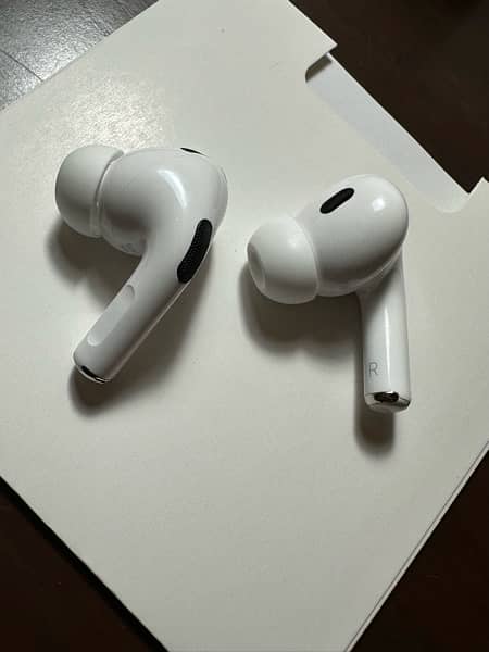 Apple Airpods Pro (2nd Generation) 4