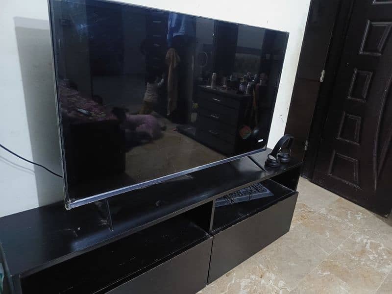 Haier 50" 4k led tv with led console 5