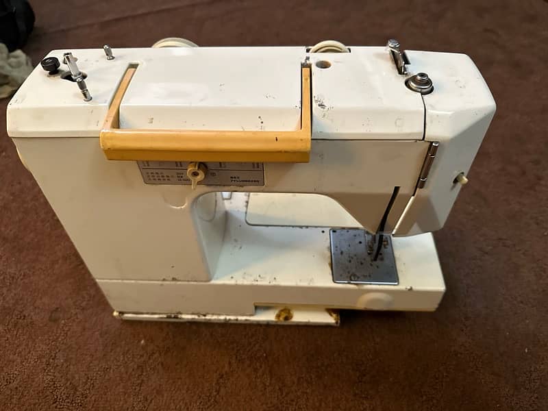 Toyota Sewing machine 4