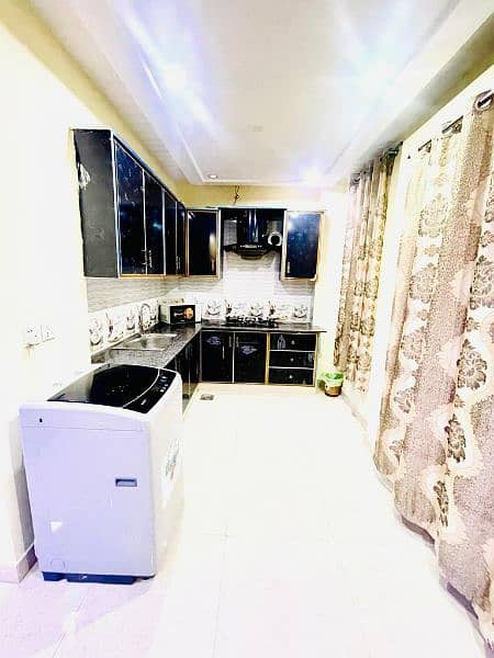 One bedroom flat for short stay like (3s4hrs ) for rent in bahria town 5