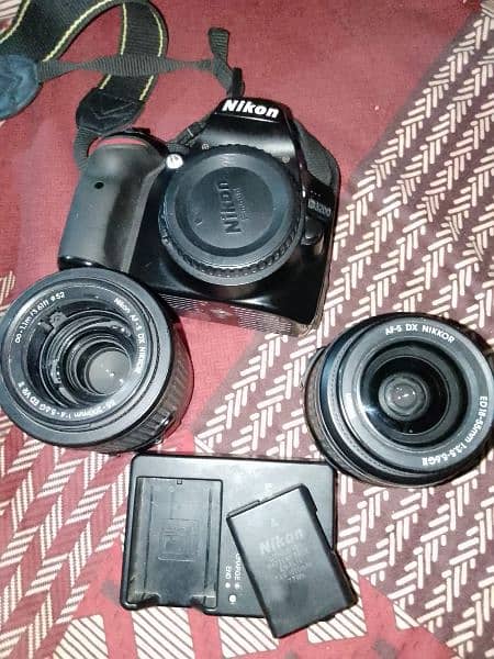 Nikon D3200 with 2 Lense 0