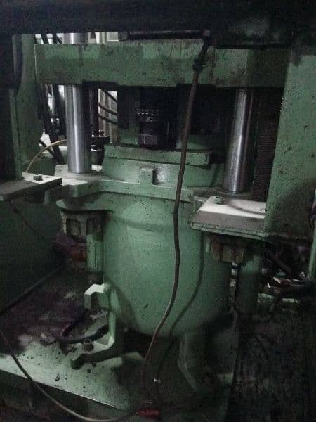 vertical injection molding machine 75 ton 5.5 hp moter 5