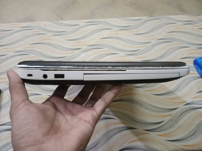 Toshiba Laptop 4