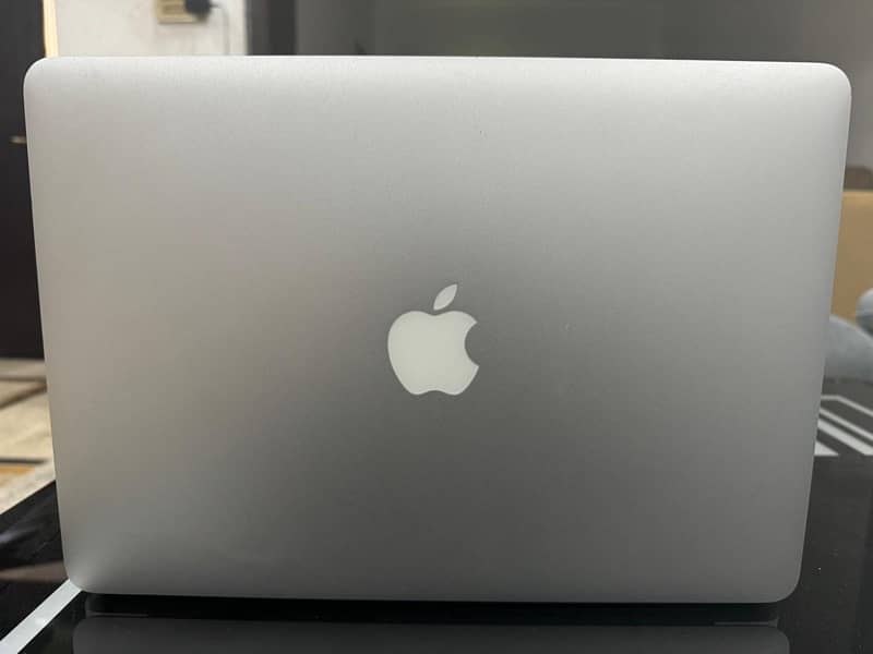 MacBook Air (13-inch, 2017) 3
