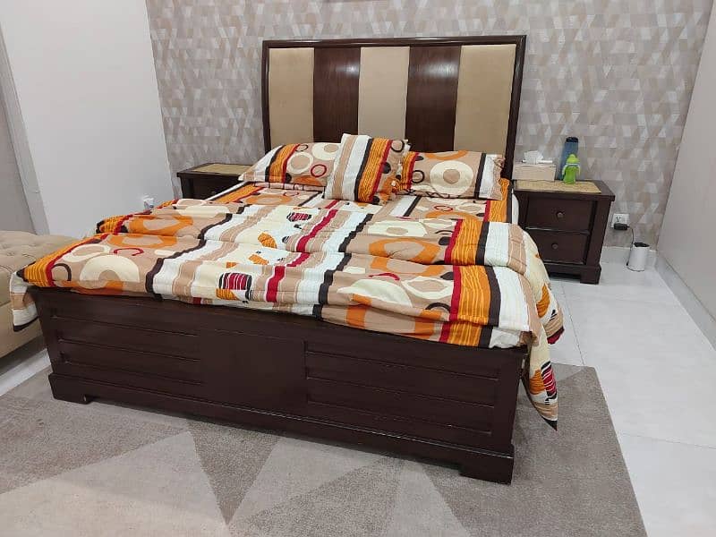 queen Size Bed with side tables Mattress & Dressing 2