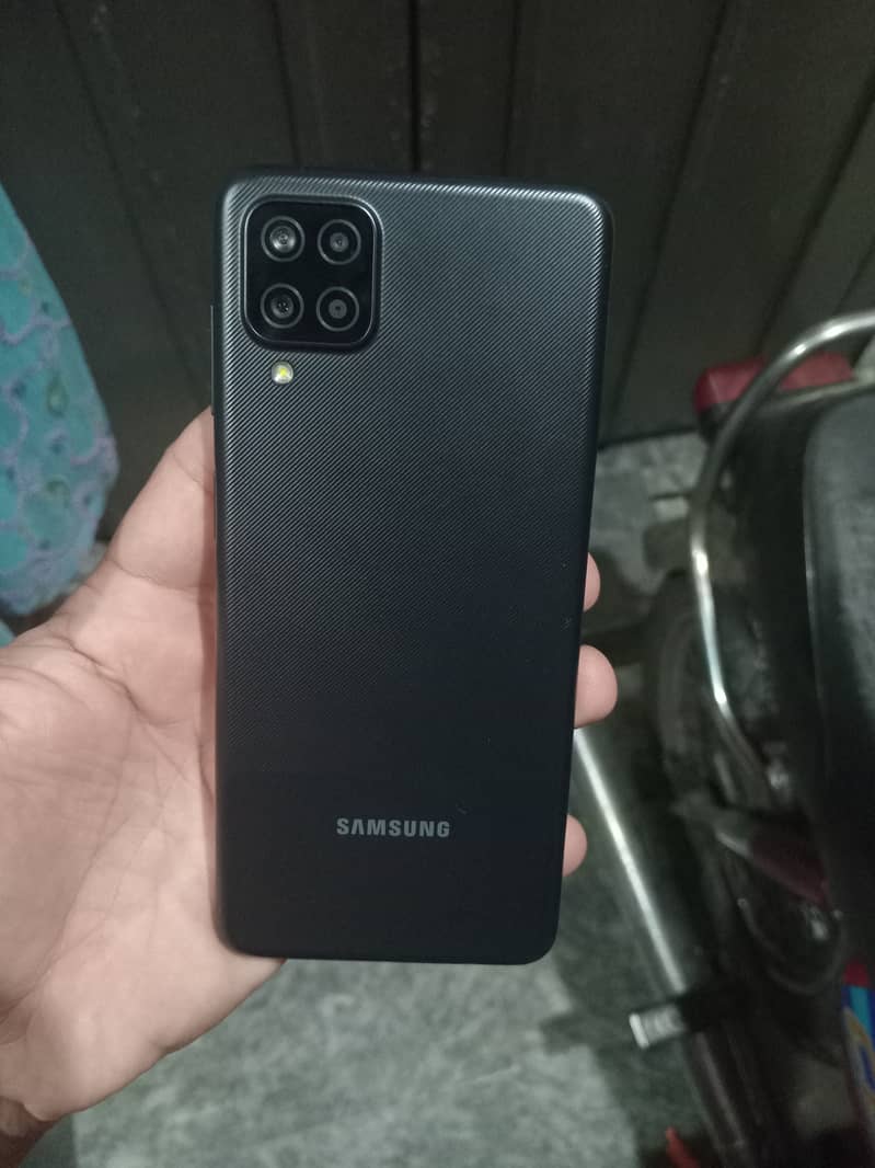 Samsung a12 4/128 2