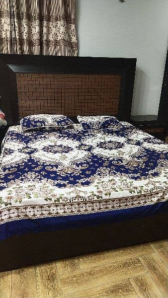 Wooden Bed Set with 2 Side Tables 4