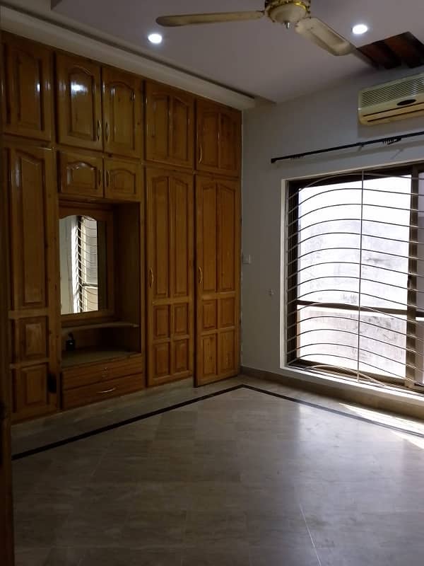 10 Marla upper portion available for rent bahria town phase 3 3
