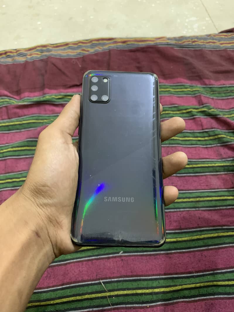 Samsung galaxy A31 0