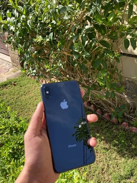 iphone xs max (256gb)(pta approved) 1