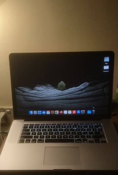 Apple Macbook Pro 2015 (15 inch) 1