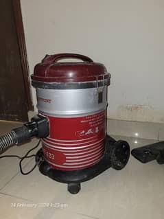 Vacuum machine cleaner for wet and dry surface