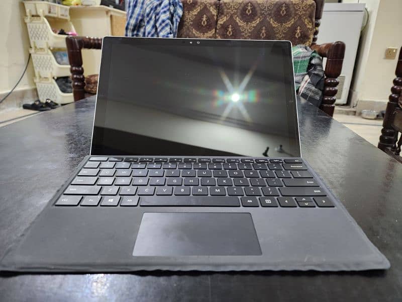 Microsoft Surface pro 4 with box and pen 0