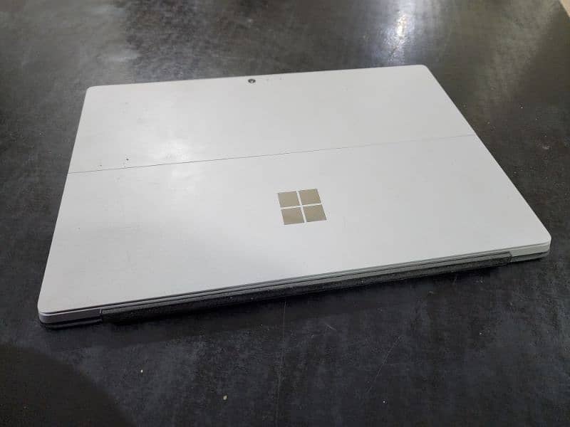 Microsoft Surface pro 4 with box and pen 4
